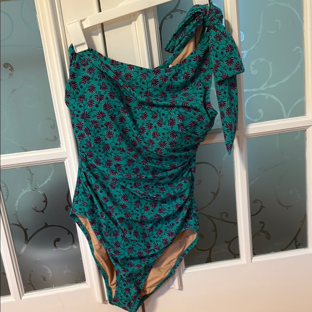 J. Crew NWT women’s 1 piece swimsuit